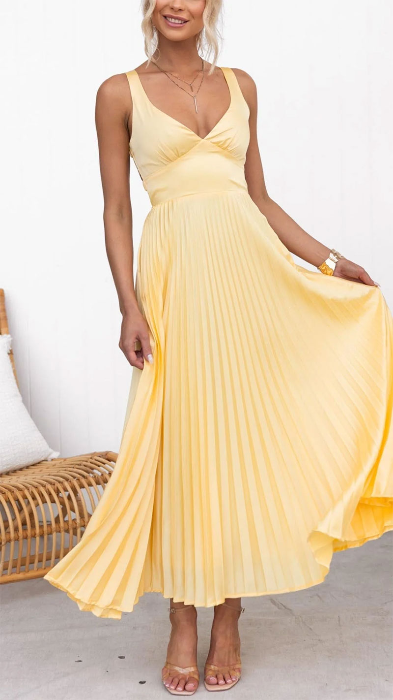 Robe longue plissée jaune à col en V
