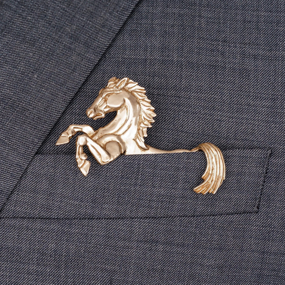 🐊✨ Pochette en métal représentant un animal sculpté