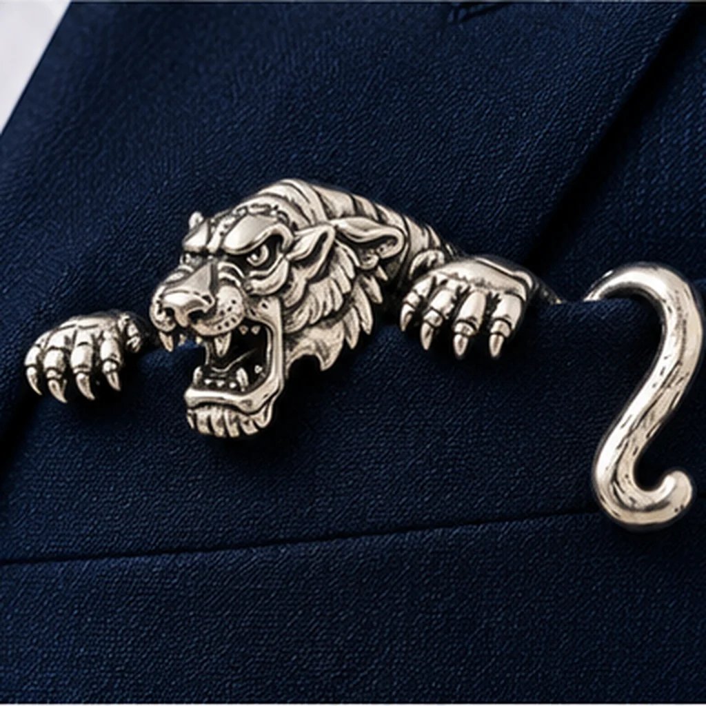 🐊✨ Pochette en métal représentant un animal sculpté