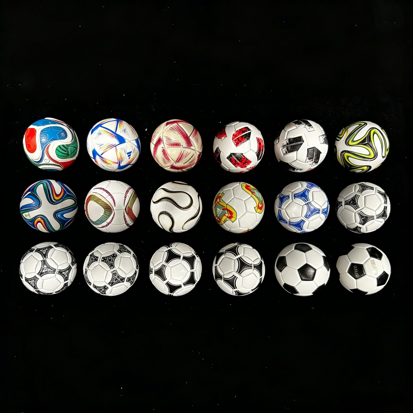 🏆 56 ans de gloire : lot de mini-ballons de foot fabriqués à la main ! (1970–2026)⚽️