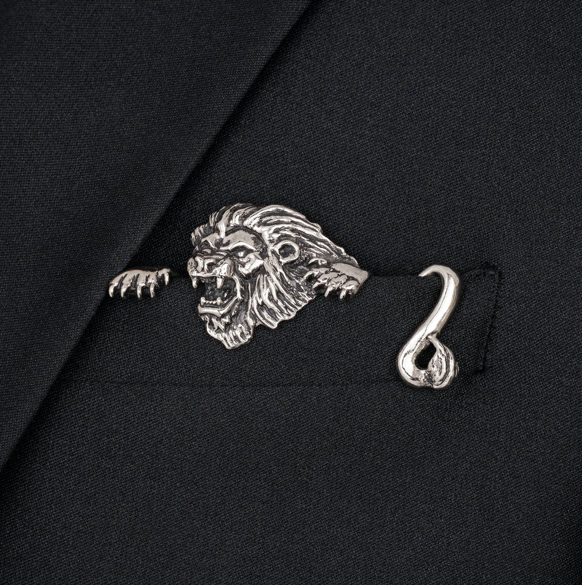 🐊✨ Pochette en métal représentant un animal sculpté