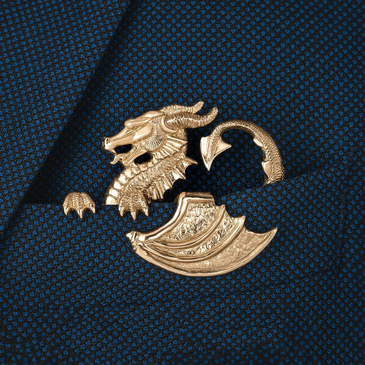🐊✨ Pochette en métal représentant un animal sculpté