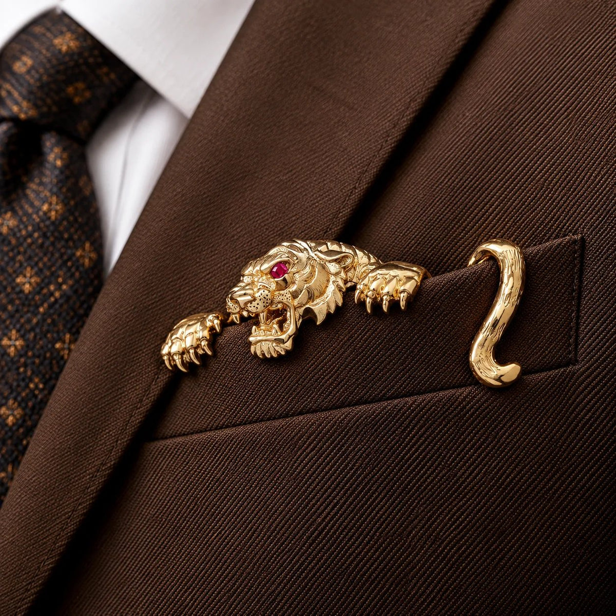🐊✨ Pochette en métal représentant un animal sculpté