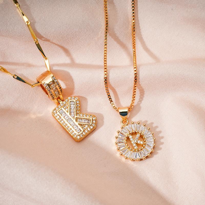 🎁Winter-Sonderangebot: 50 % Rabatt💖 Zweiteiliges Buchstaben-Anhänger-Set