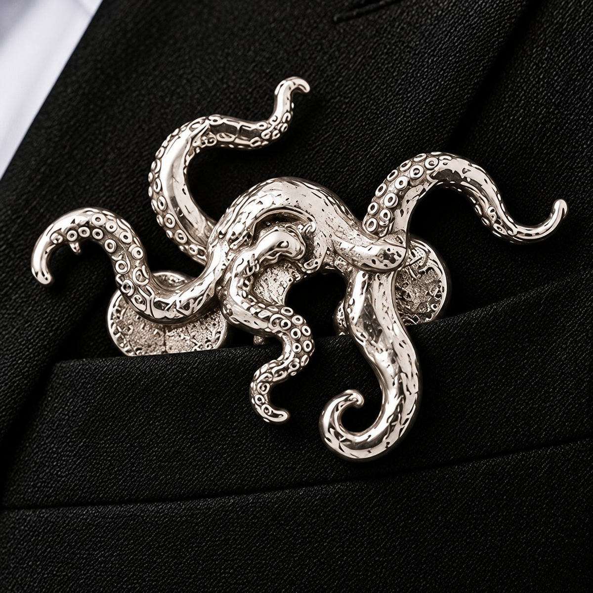 🐊✨ Pochette en métal représentant un animal sculpté