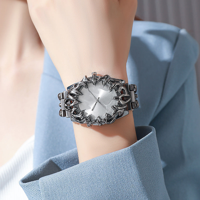 ⌚ 50 % DE RÉDUCTION POUR UNE DURÉE LIMITÉE ! ✨🦖 Montre créative en quartz en forme de griffe 🌋